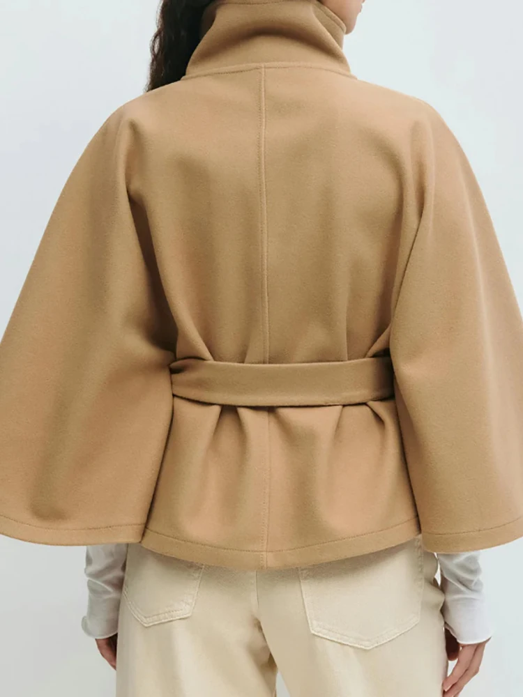 Chaquetas de retazos con fajas y cuello levantado, abrigos elegantes con mangas de murciélago para mujer, ropa de calle holgada con capa sólida para vacaciones 2025