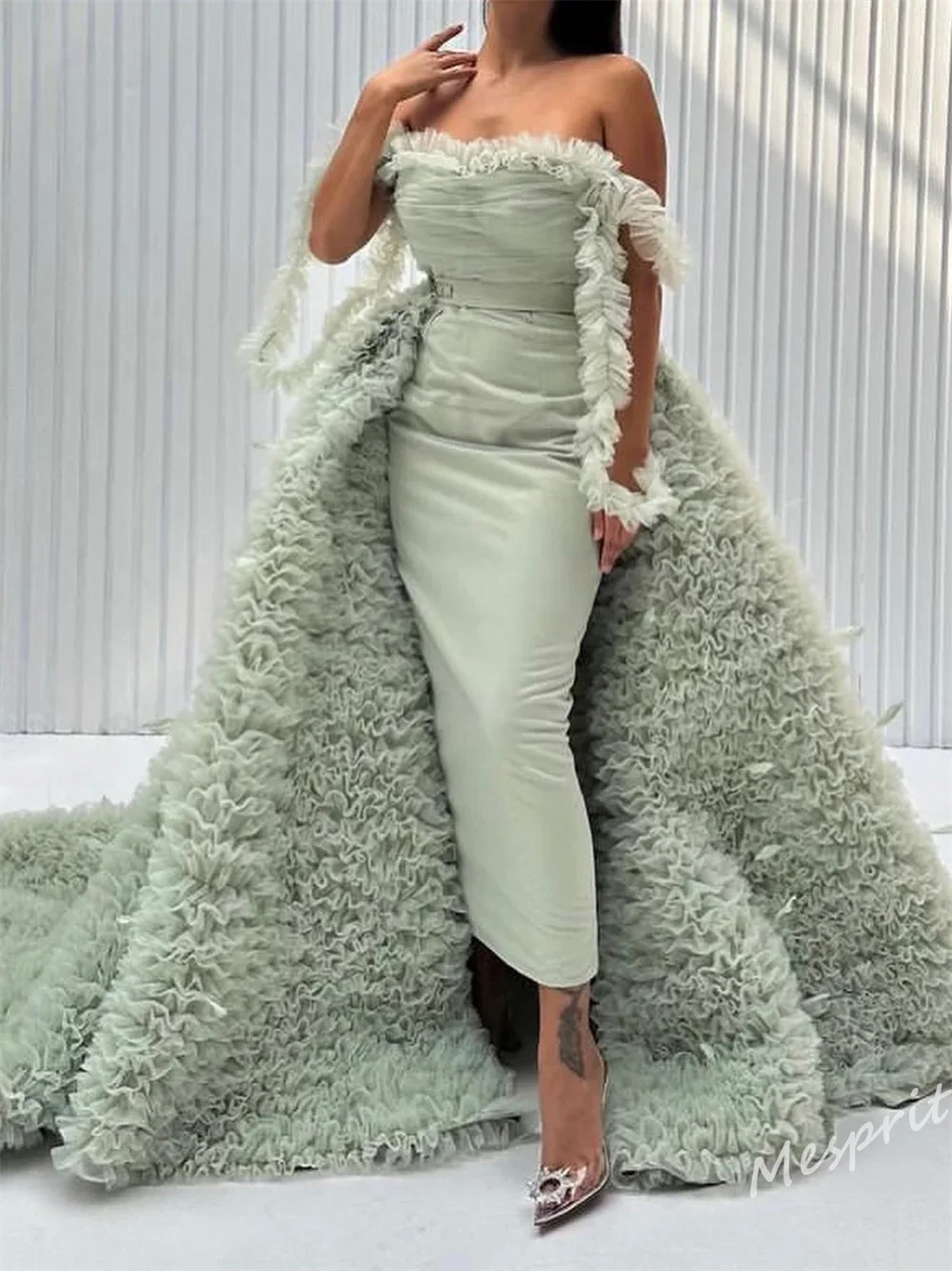 Yipeisha Elegant Off-the-shoulder Ball Gown Sweep Dresses Layered Draped Hugging Satin Customized Prom Dresses