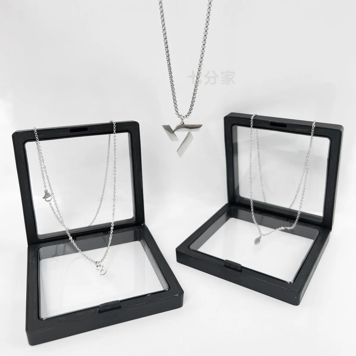 موضة بسيطة مثلث الشكل قلادة قلادة مقاوم للماء الفولاذ المقاوم للصدأ تي شيرت قلادة للرجال النساء مجوهرات اكسسوارات