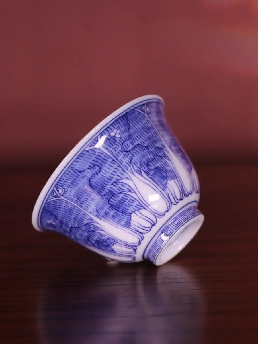Chinese Collectible Blue and White Porcelain Underglaze Color Chinese Cabbage Cup 3"