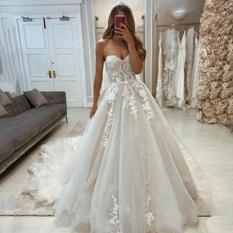 

Eightree Sexy Wedding Dresses Ivory Appliques Sweetheart Bride Dress Tulle A-Line Princess Wedding Evening Ball Gowns Plus Size