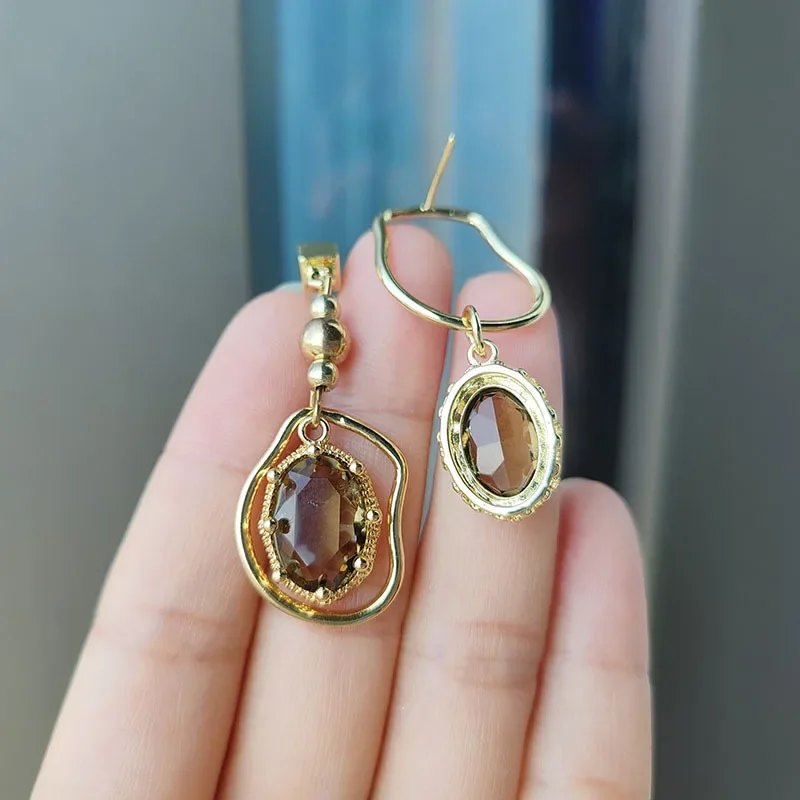 New Asymmetrical Vintage Tan Crystal Geometric Earrings For Women Fashion Korean Temperament Metal Earrings For Women Jewelry image 5