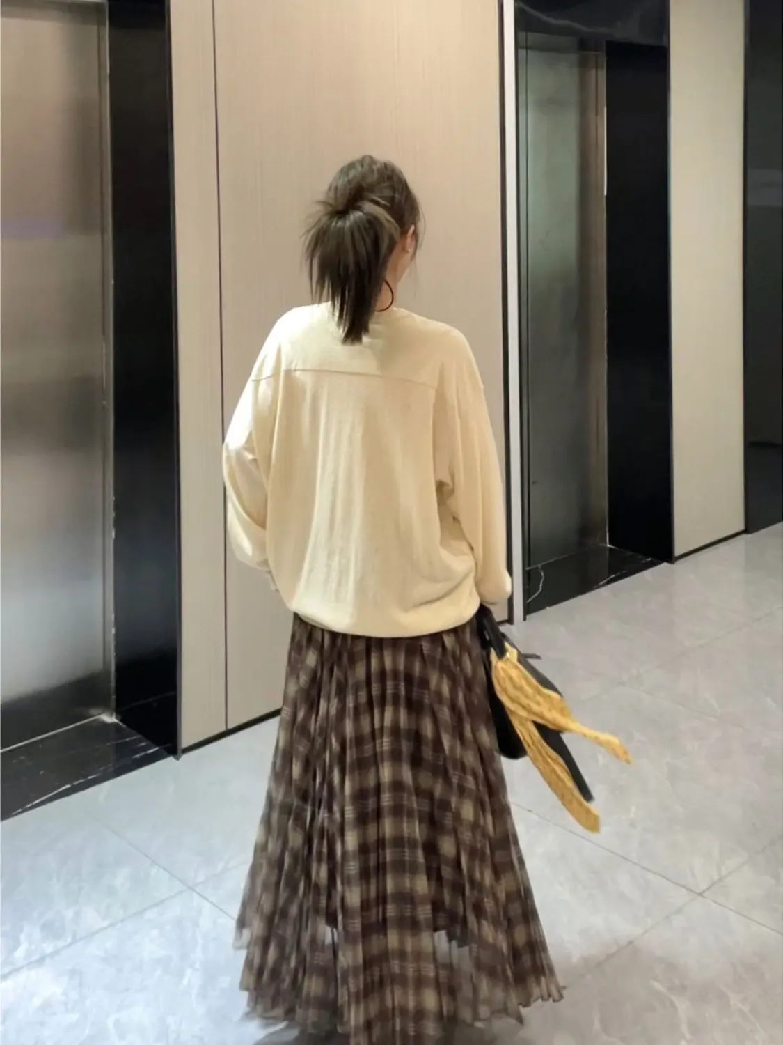 

Весенний модный свитер в корейском стиле, свободный, из хлопка и льна, вязаный, с V-образным вырезом, пуловер с длинным рукавом, повседневный, удобный женский топ