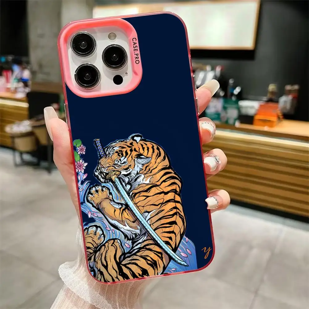 

Tiger samurai sword phone case is suitable for iPhone16 15 14 13 12 11 Pro Max shockproof and anti-fingerprint protective case