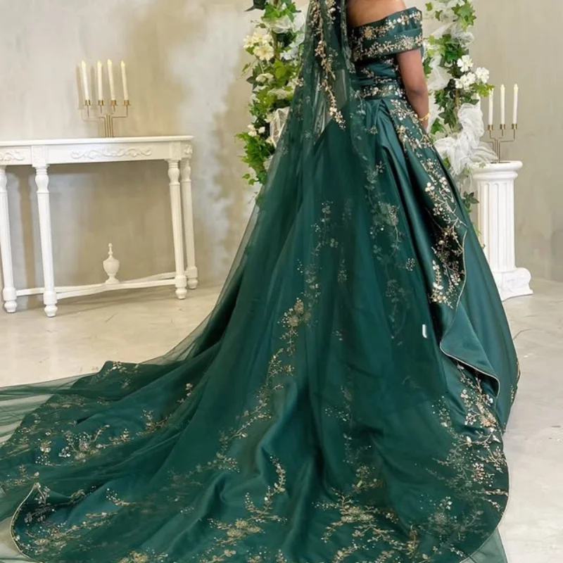 Satynowa ciemnozielona suknia Quinceañera z odkrytymi ramionami, brokatowymi kwiatowymi aplikacjami i kokardą, vestidos de 15 Quinceañera ﻿ Dostosuj