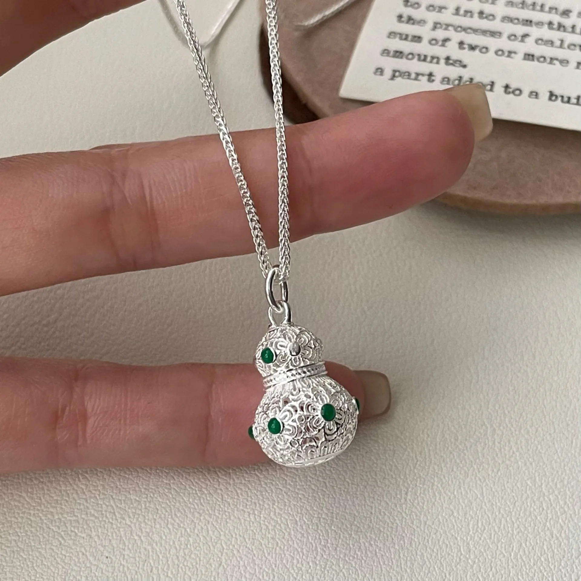 

Korean-style S925 sterling silver hollow gourd women's necklace, trendy and versatile high-end fashion accessory