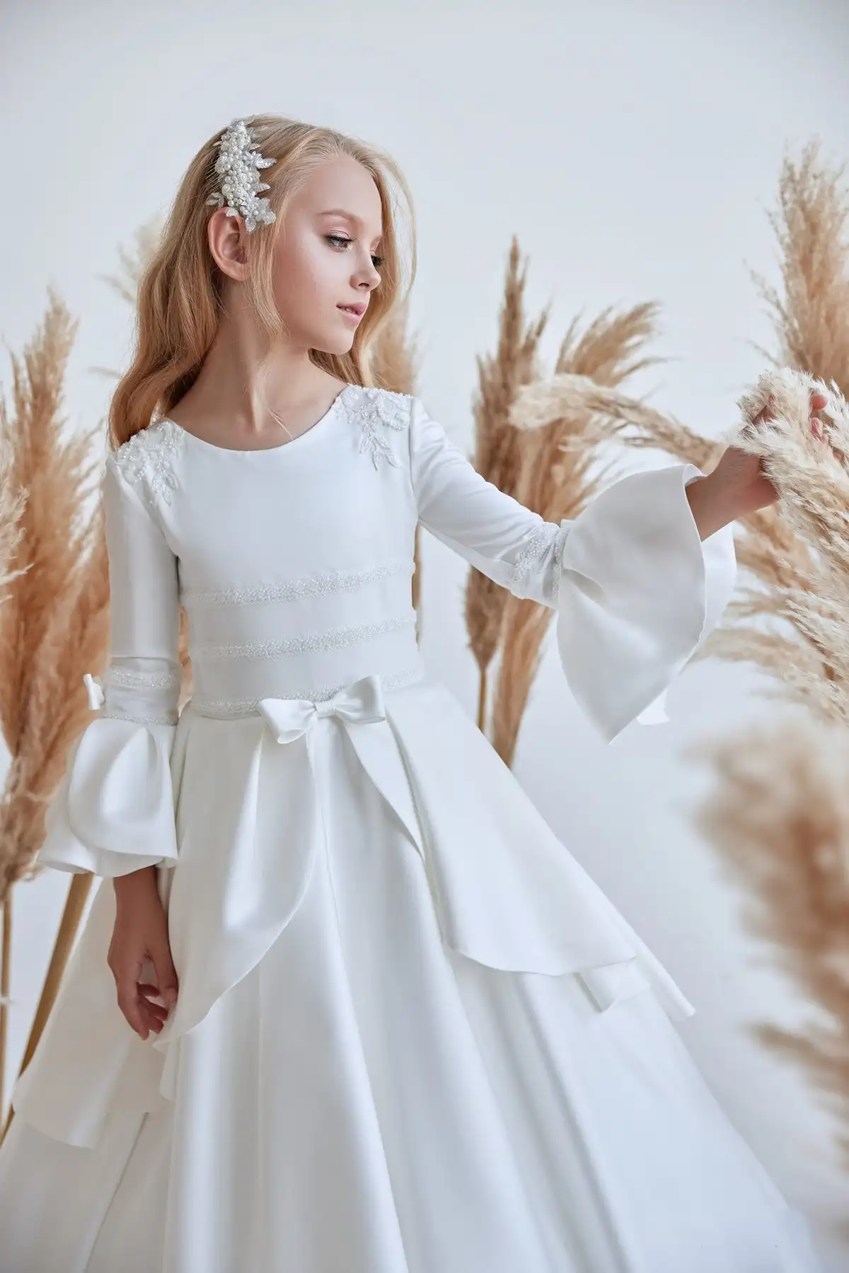 

Satin Flower Girl Dress Kids Birthday Party Banquet Princess First Communion Gown Tulle Puffy Applique Tailing For Wedding