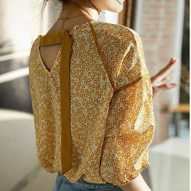 Summer New Elegant Fashion Vintage Shirt Women Prairie Chic Flowy Round Collar Three Quarter Batwing Sleeve Polka Dot Strap Top