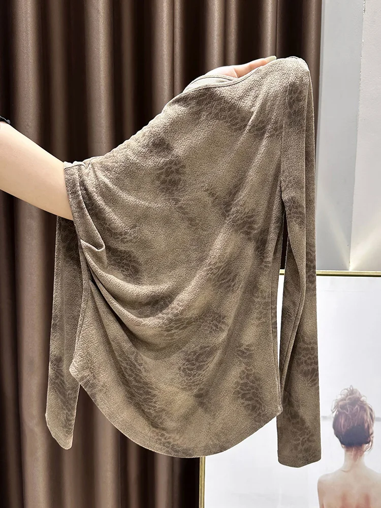 

Женская трикотажная футболка с леопардовым принтом, длинным рукавом, на одно плечо, приталенная, весна 2026