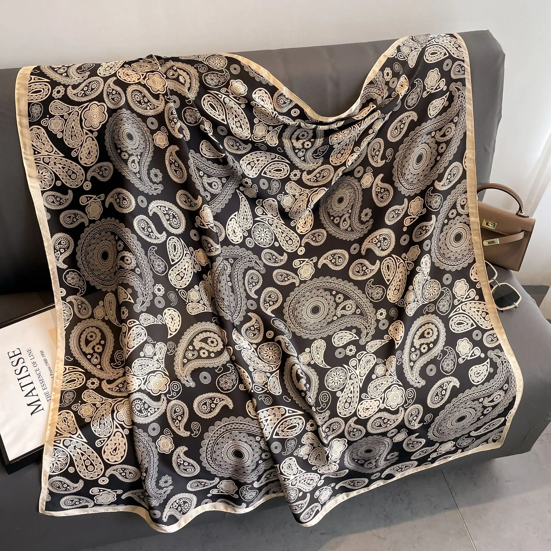 Luxus Pferd Druck Quadrat Schal Vintage Imitation Seide Schal Schal Frauen Winddicht Outdoor Kopf Wrap 110*110 cm