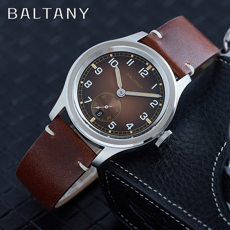 Watchdirty.to: L’Orologio Meccanico Retro che Riporta in Vita la Storia del Campo di Battaglia
