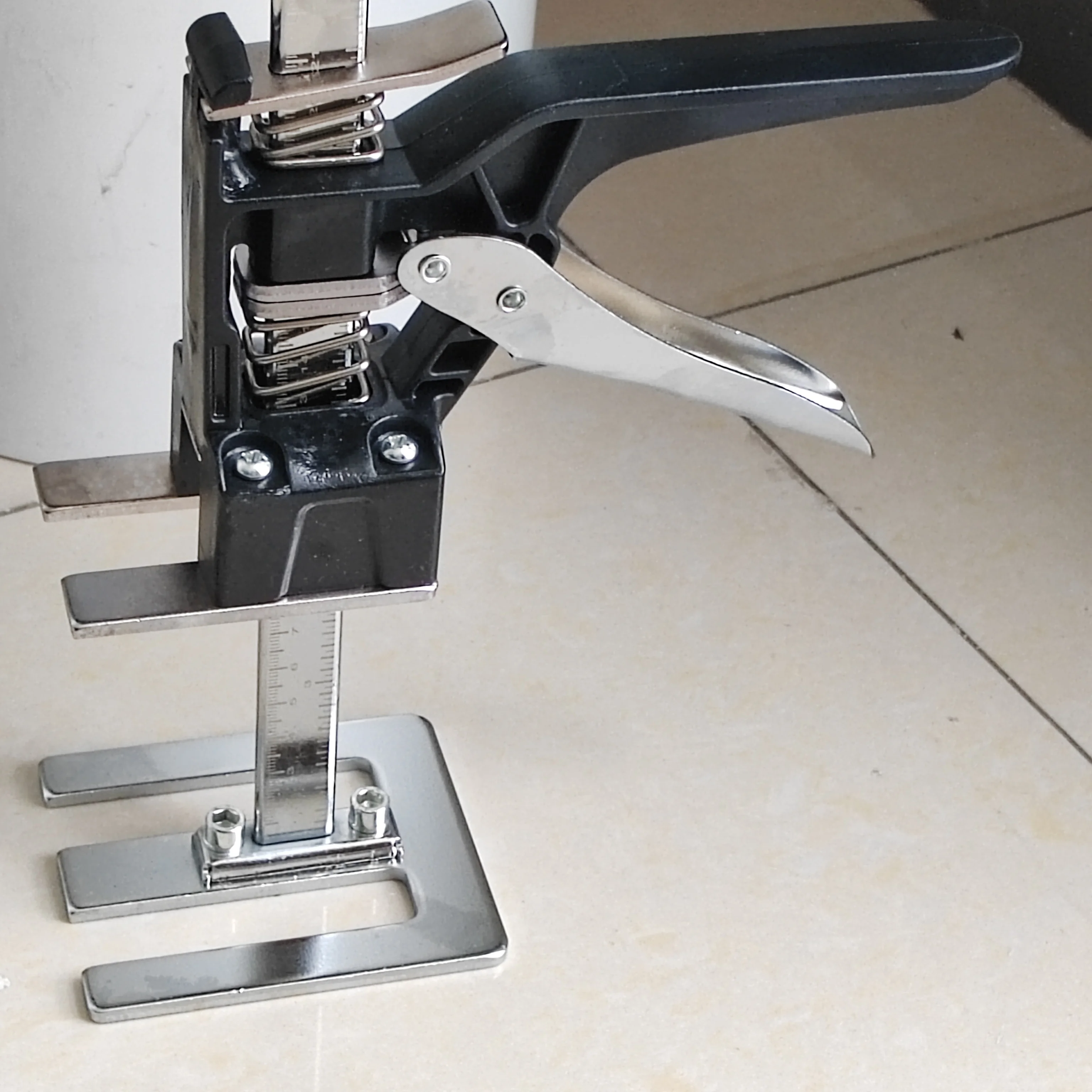 outil-de-levage-pour-panneaux-de-porte-cloisons-seches-planches-de-meuble-carrelage-reglage-de-hauteur-outils-de-levage-nouveau-levier-manuel-cric-a-bras-pour-economiser-de-la-main-d'œuvre