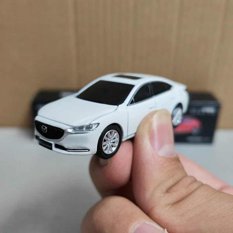 1/64 MAZDA 3 ATENZA Alloy Car Model Diecast Metal Toy Vehicle Car Model High Simulation Miniature Scale Collection Kids Toy Gift