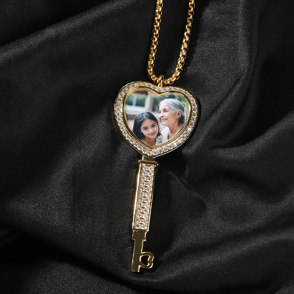 TBTK Custom Key Chain Photo Pendant Necklace Iced Out CZ Personalized Sublimation Memory Medallion HipHop Jewelry Gift For Lover