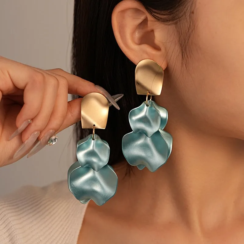 Vintage Petal Earrings for Women Fashion Acrylic Colorful Flower Dangle Earrings Female Party Wedding Statement Ear Jewelry