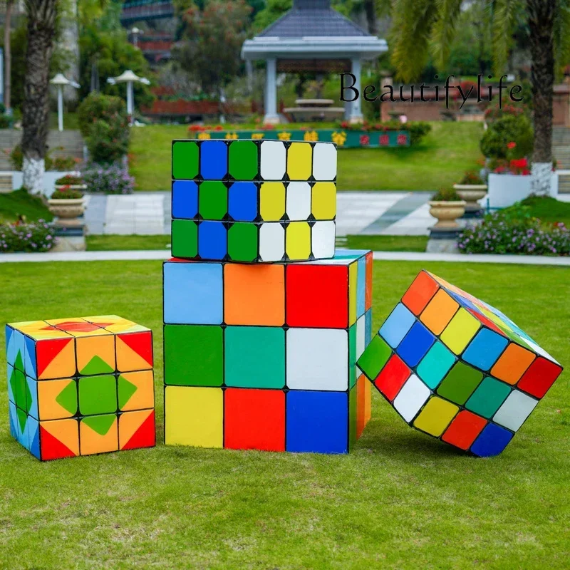 

Geometric sculpture large square fiberglass ornaments painted lawn public garden landscaping sketch decoration