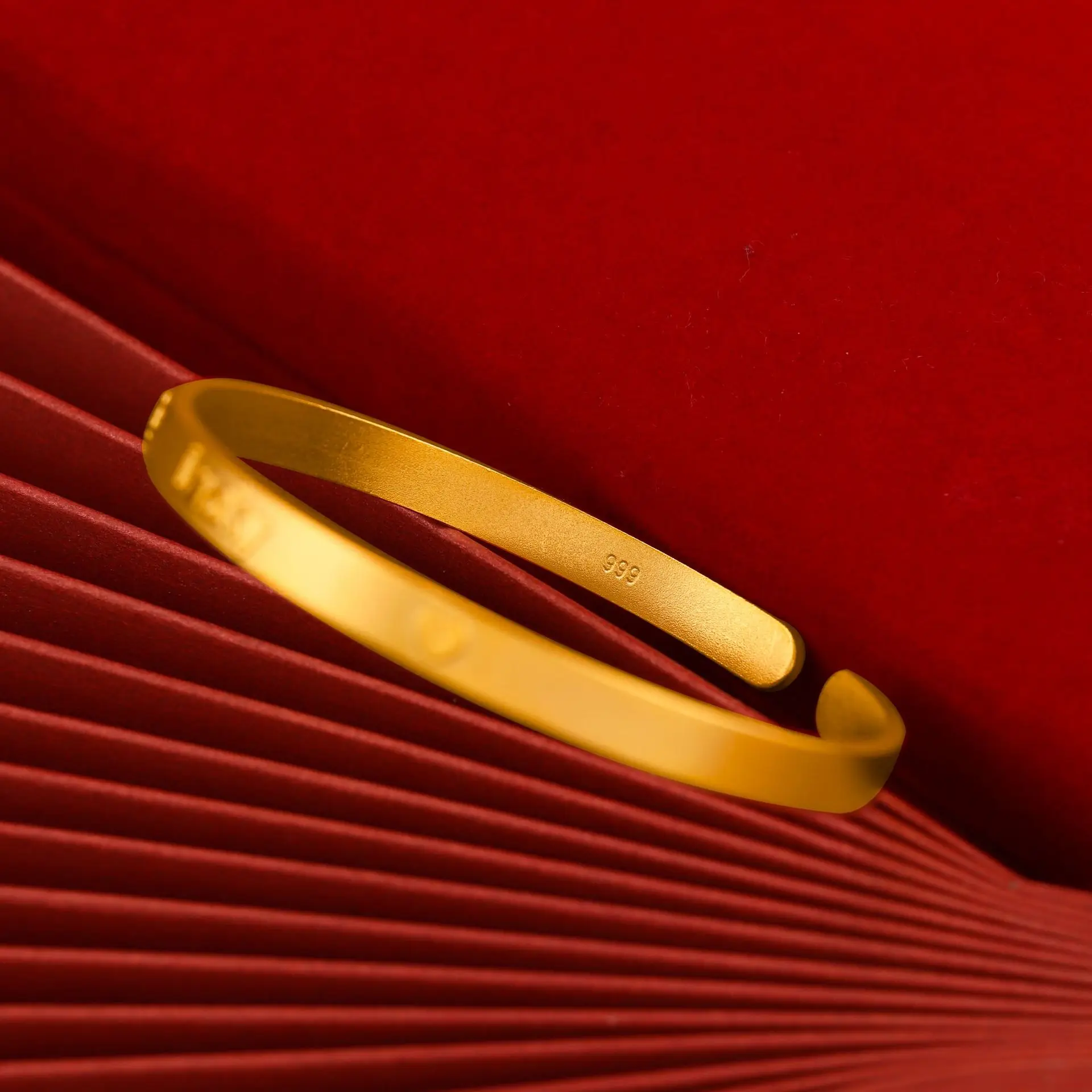 

Унисекс 24-каратного золота (AU999) Матовый ажурный браслет в форме сердца Lucky | Виноградная лоза с инкрустацией в виде ракушки, повседневная для повседневного ношения.