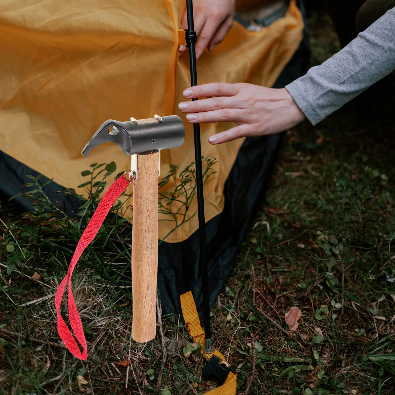 

Outdoor Camping Hammer Lightweight Wooden Handle Tent Stake Mallet Anti-Slip Grip Portable Bag Tent Peg Hammer Survival Mallet