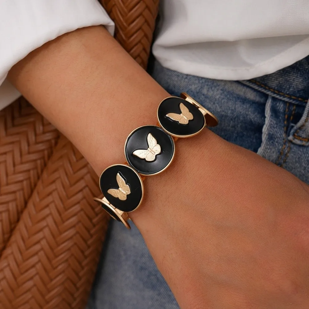 المجوهرات الفاخرة الرجعية بالتنقيط النفط سوار تقليد اللؤلؤ مطاطا حبل أساور معدنية واسعة هندسية فراشة الهندسة حلقة اليد