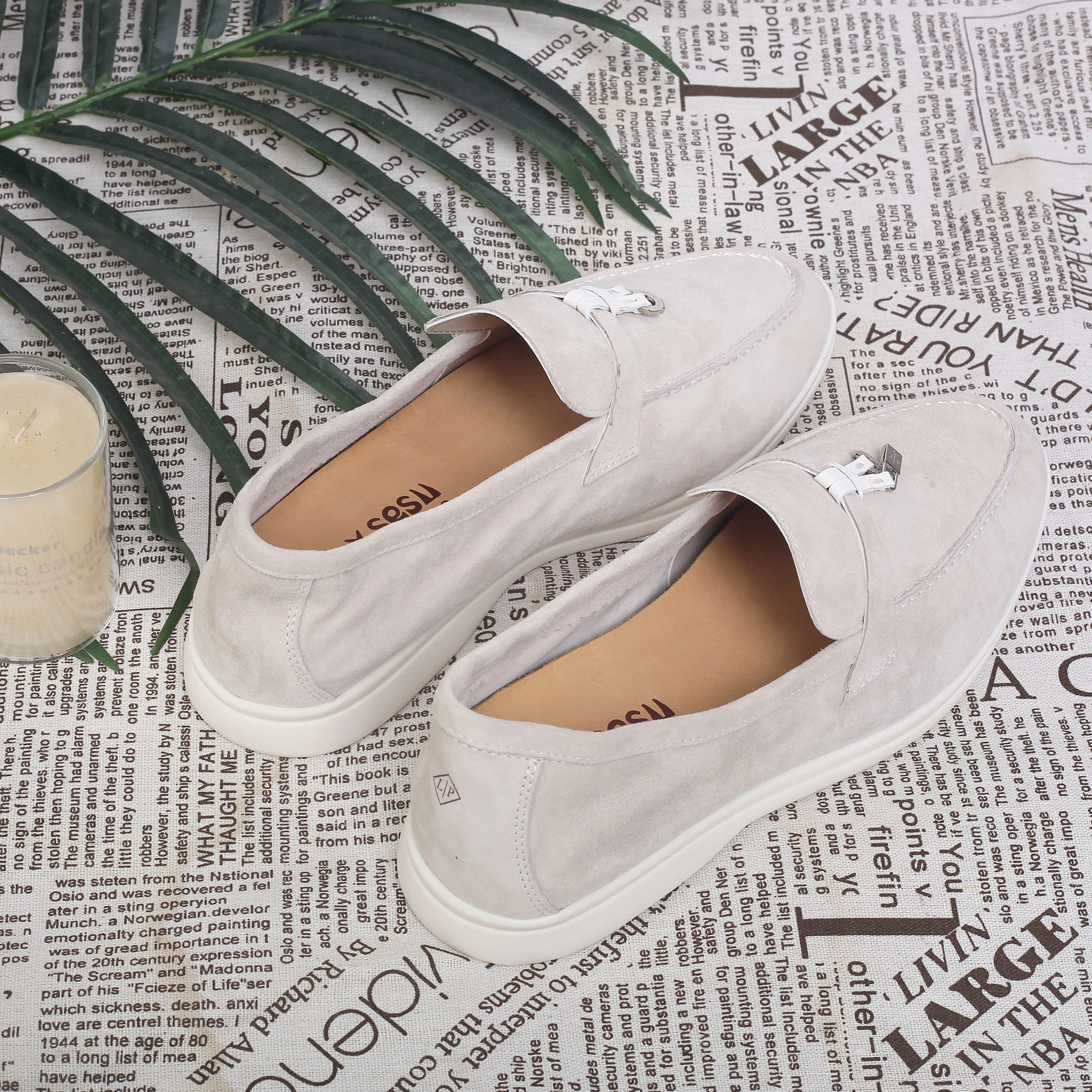 2024 Sommer Wildleder Leder Frauen Slipper Männer flache Schuhe runde Zehen Slip-On kausale Mokassin bequeme Panto letten faule Frauen Schuhe