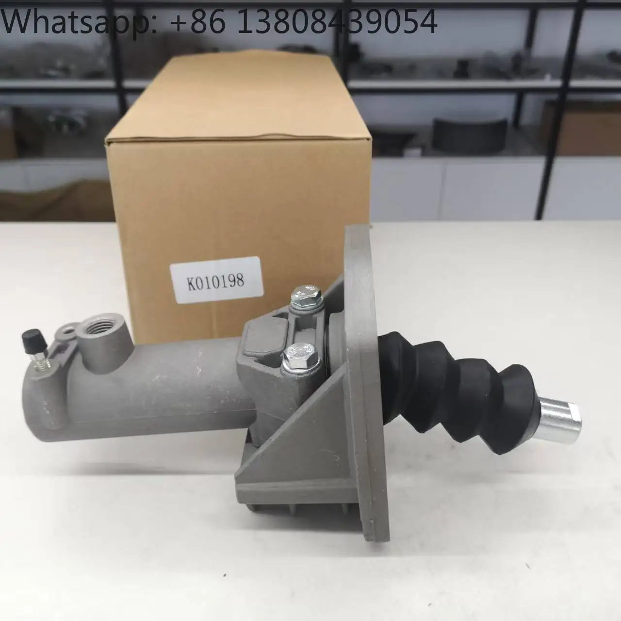 

Clutch Slave Cylinder for Iveco EuroCargo K010198 K009936 504033670 504130746 41035591