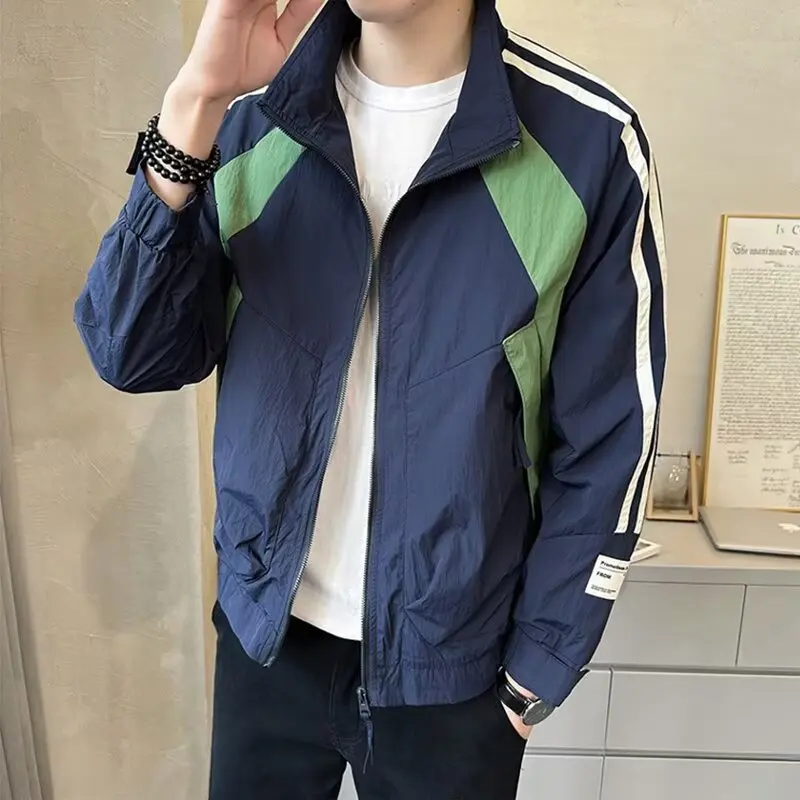 

Мужская тонкая куртка-ветровка с воротником-стойкой, приталенного кроя, на молнии, с длинными рукавами, для активного отдыха, весна-лето 2024, с антимикробной пропиткой