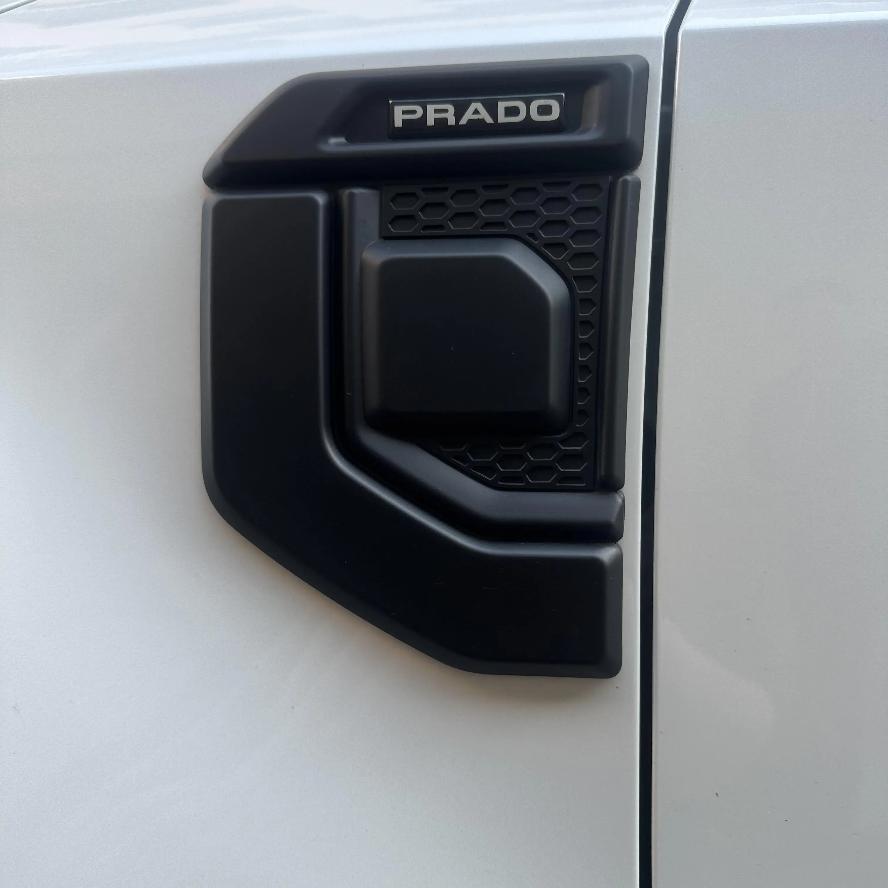 

Suitable for 24-25 Prado LC250 overbearing fender side sticker appearance upgrade modified air kit decorative sticker