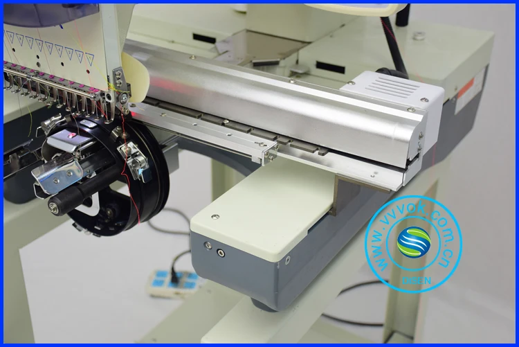 آلة تطريز غطاء رأس واحد مستعملة تجاريًا في الصين لحقائب الأحذية المسطحة