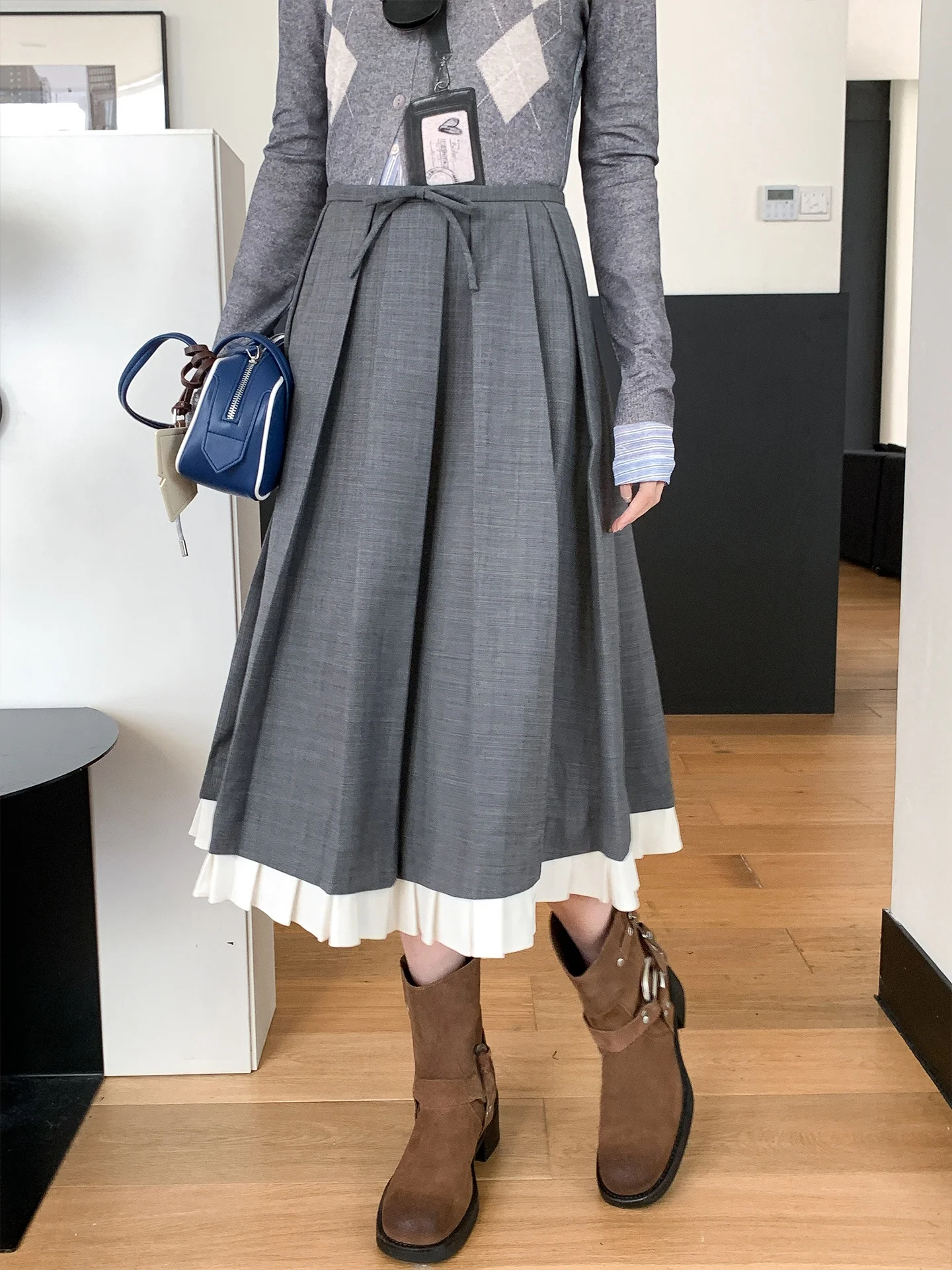 

Юбка А-силуэта женская, стройнящая, плиссированная, со съемным подолом, для офиса, приталенная, из смесовой ткани (полиэстер/шерсть)