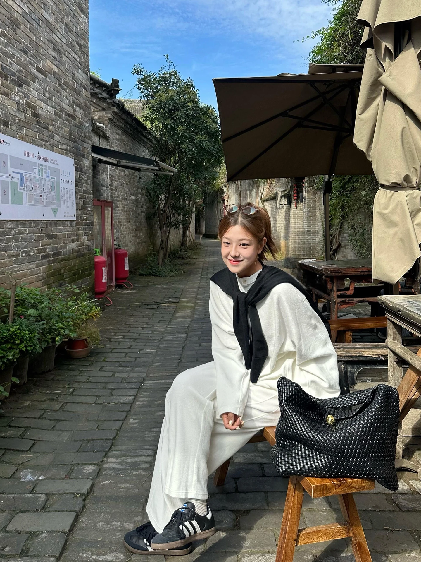 

Белый простой круглый свитшот и комплект из двух предметов: женский осенне-зимний новый повседневный универсальный комплект для работы и отдыха