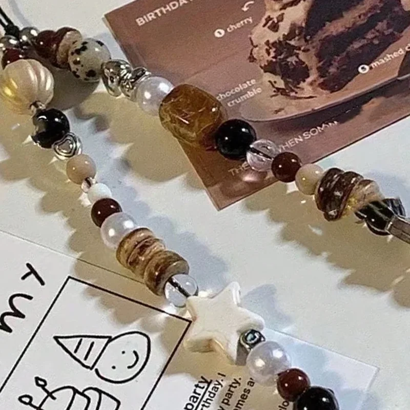 Retro Brown Leopard Cat Bead Phone Chain Elegant Short Wrist Lanyard Decor Bead String Chain Camera Hanging Accessory For Women
