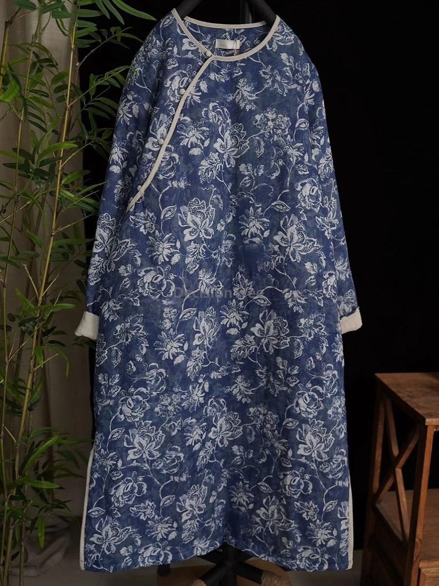 2025 الخزف الصيني الأزرق والأبيض المطبوع تشيباو الياقة المستديرة رشاقته الدافئة القطن الكتان تشيباو الرجعية أنيقة اليومية تشيباو #4