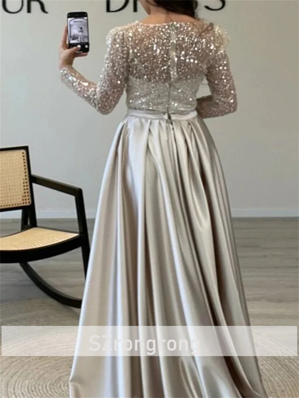 فستان سهرة رسمي برقبة دائرية من الساتان والترتر اللامع حورية البحر بدون ظهر وأكمام طويلة لحفلات الزفاف مع سويب تراين مخصص