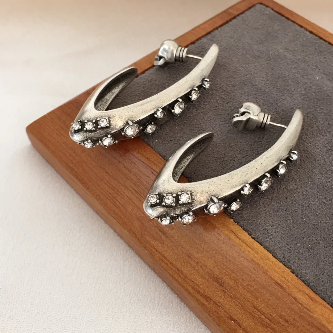 

Vintage Y2K skull earrings in Gothic style