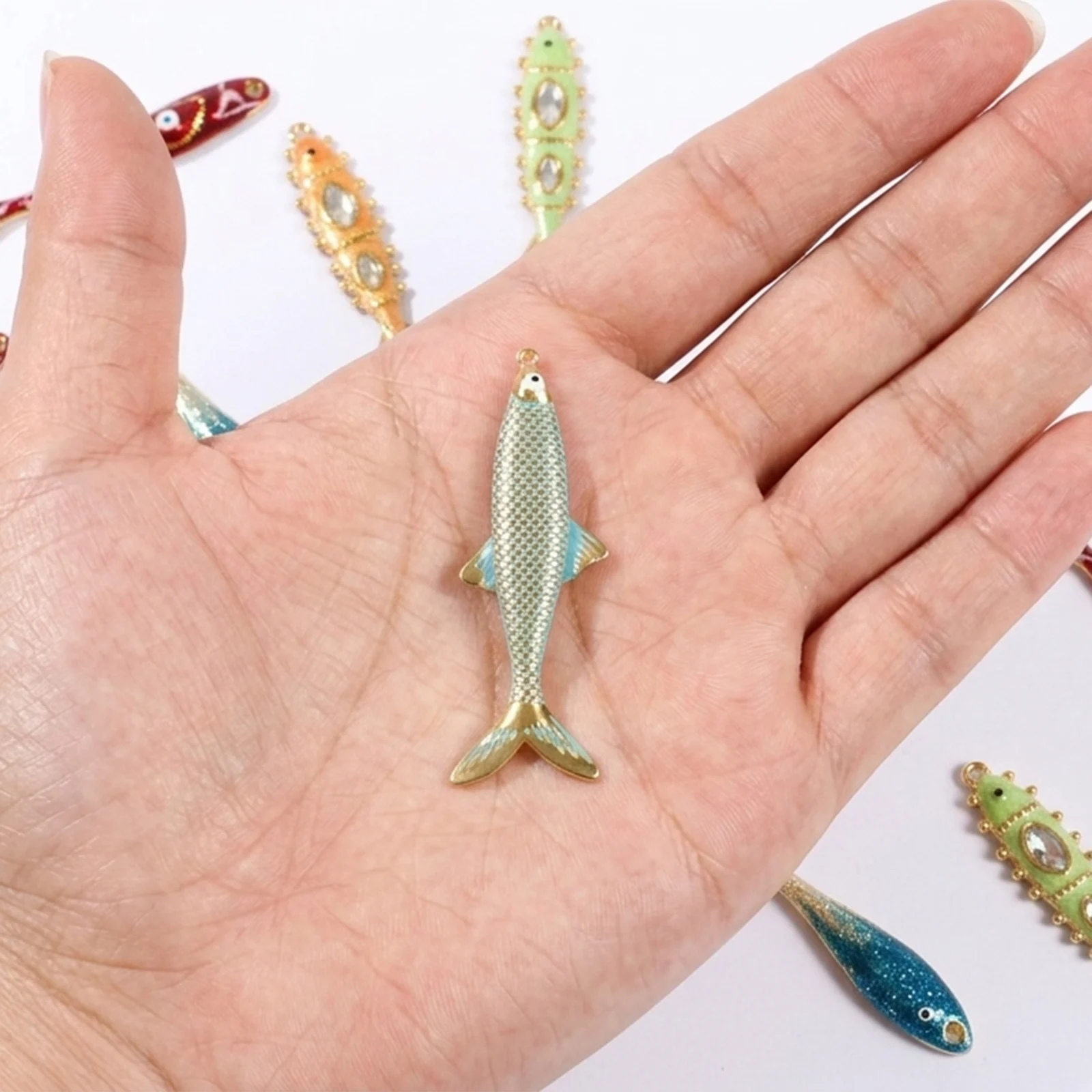 2pcs Ocean Fish Charms 18KGold Plated Pearlized Clear Rhinestone 304 Stainless Steel Pendants For DIY Necklace Jewelry Wholesale