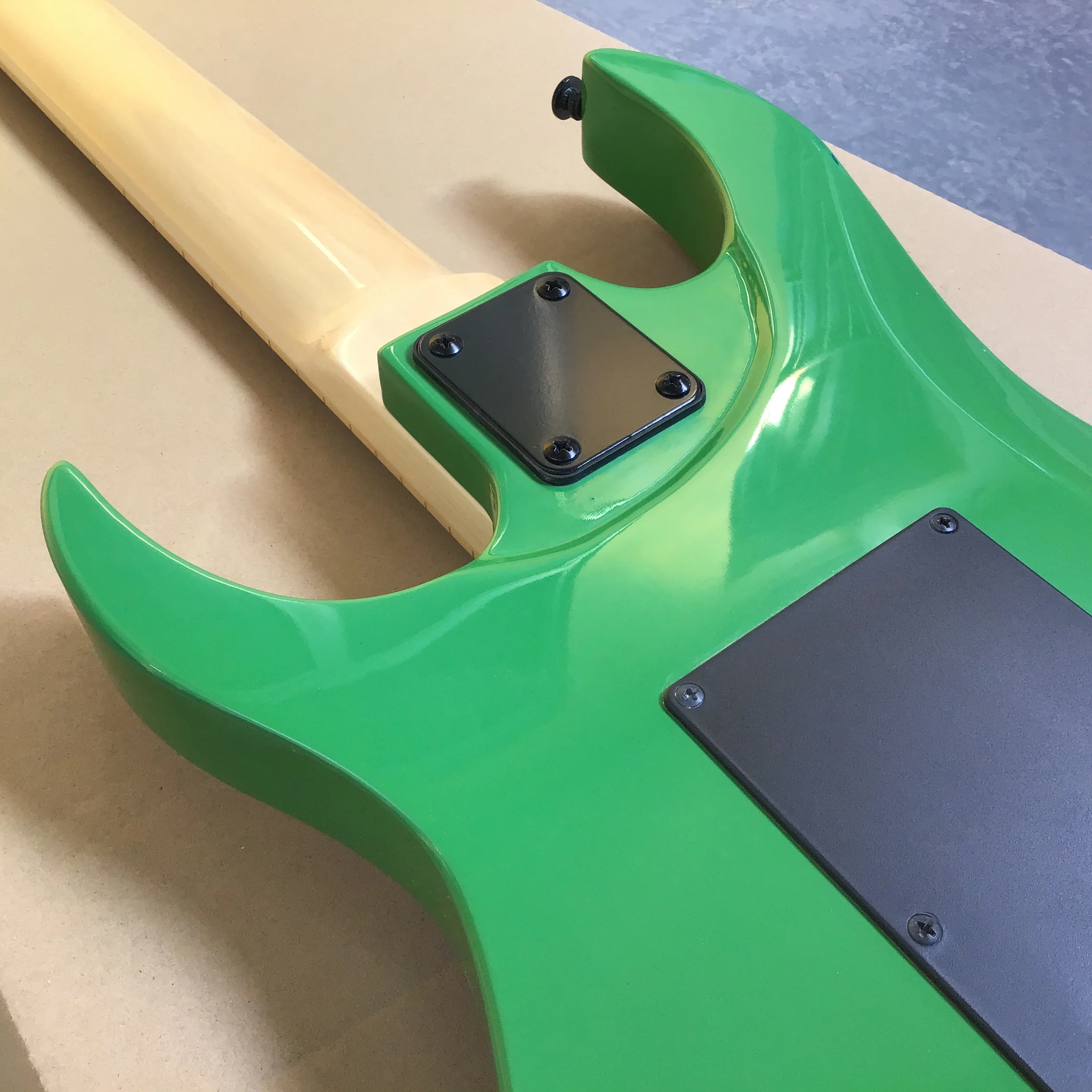 perfect tone hot sales 7-string electric guitar, mahogany body, maple fingerboard, Green paint in stock supply, free shipping
