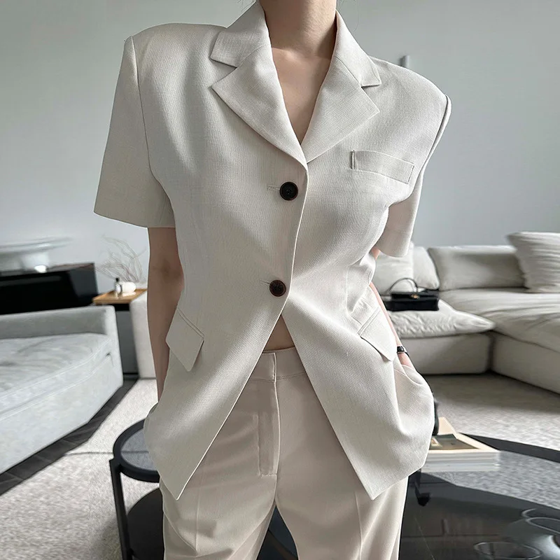 High fashion short sleeved suit jacket for women with a summer  The back slit design feels slimming and versatile top