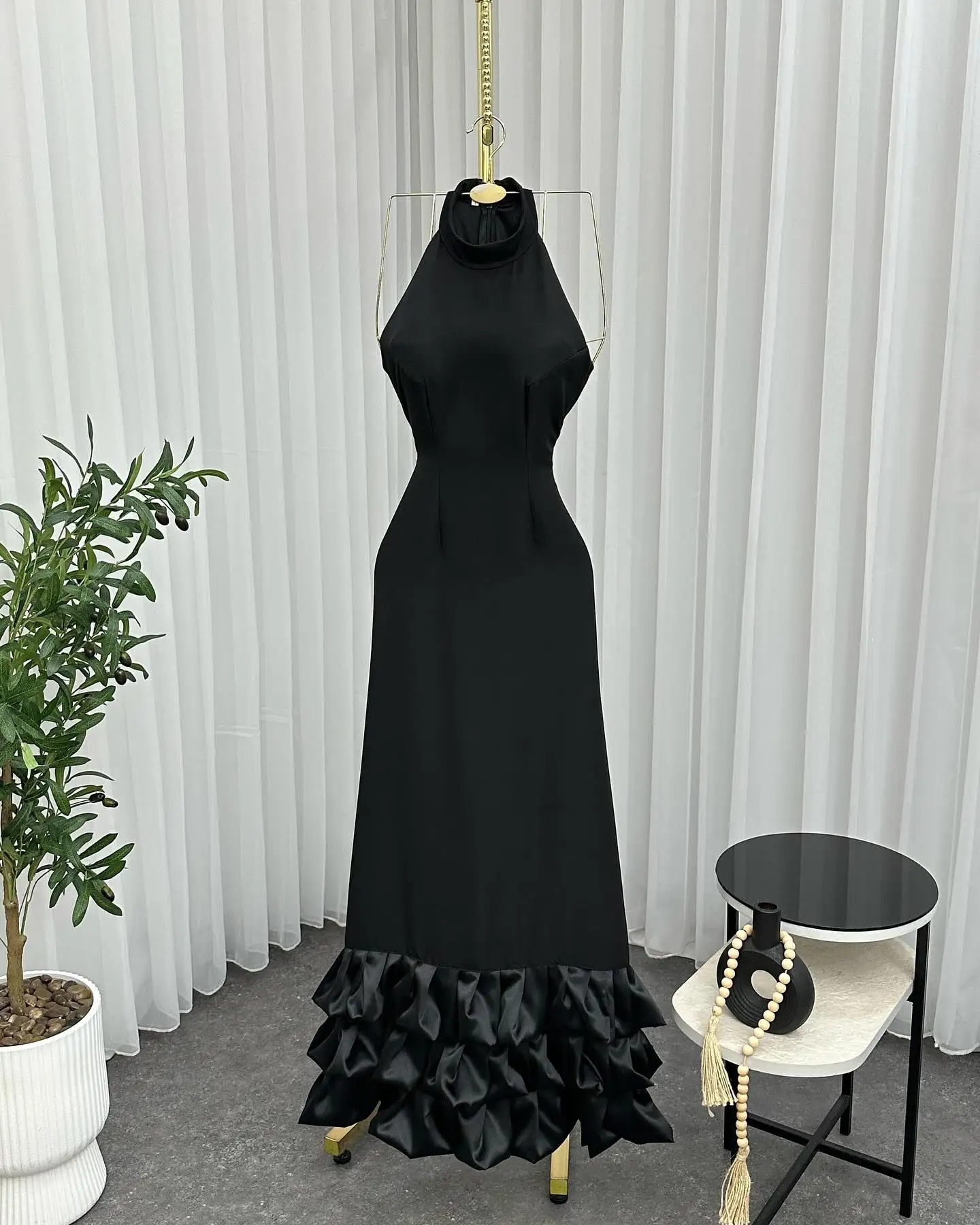 Vestido de noite personalizado, camisa requintada, gola redonda, sem mangas, vestidos de celebridades, linha a, comprimento do tornozelo, vestidos de festa franzidos em camadas