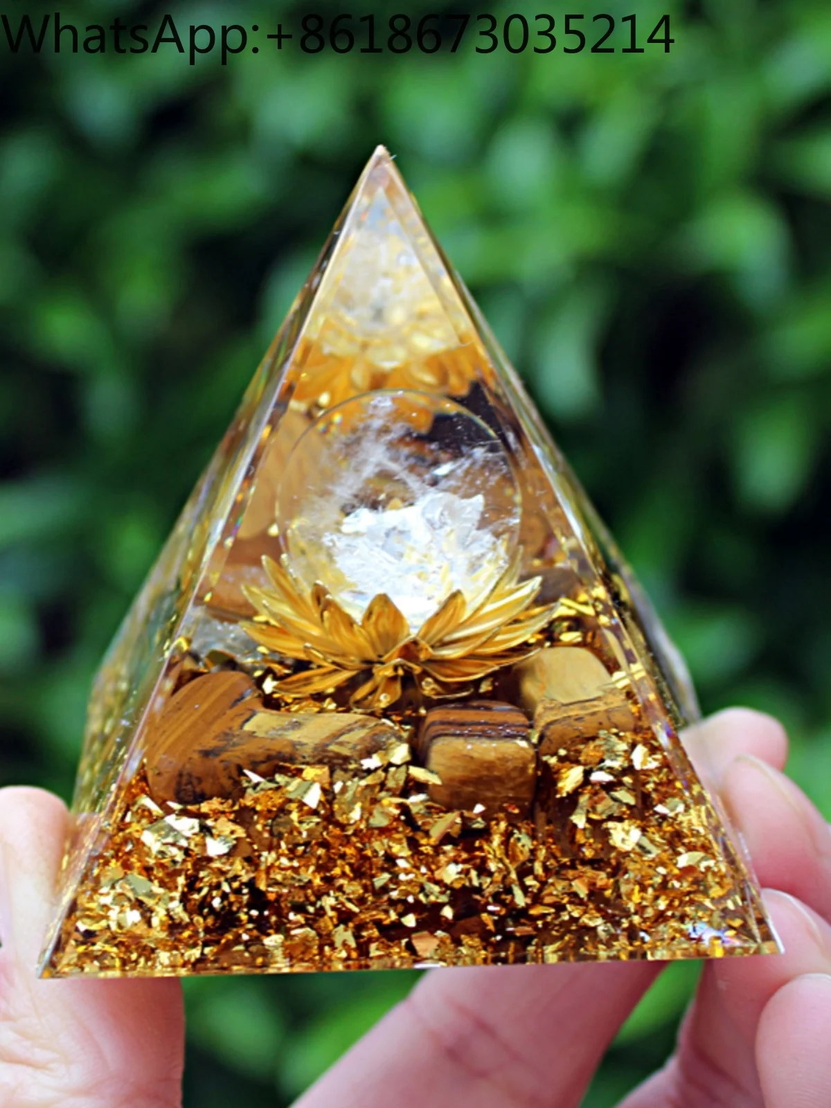 Popular crystal balls, crystal gravel pyramids, resins, epoxy rubber, handicrafts, office desktop ornaments, gifts