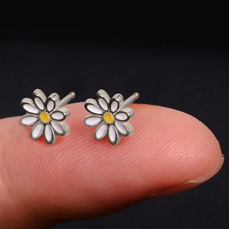 Daisy Earrings for Women Dainty Flower Stud  Daily Wear Exquisite Piercing Accessories Girls Gift Fashion Jewelry