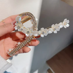 Women Simple Metal Rhinestone Flowers Hollow Geometric Hair Claw Elegant Bath Crab Clip Fashion Girl Headwear Hair Accessories