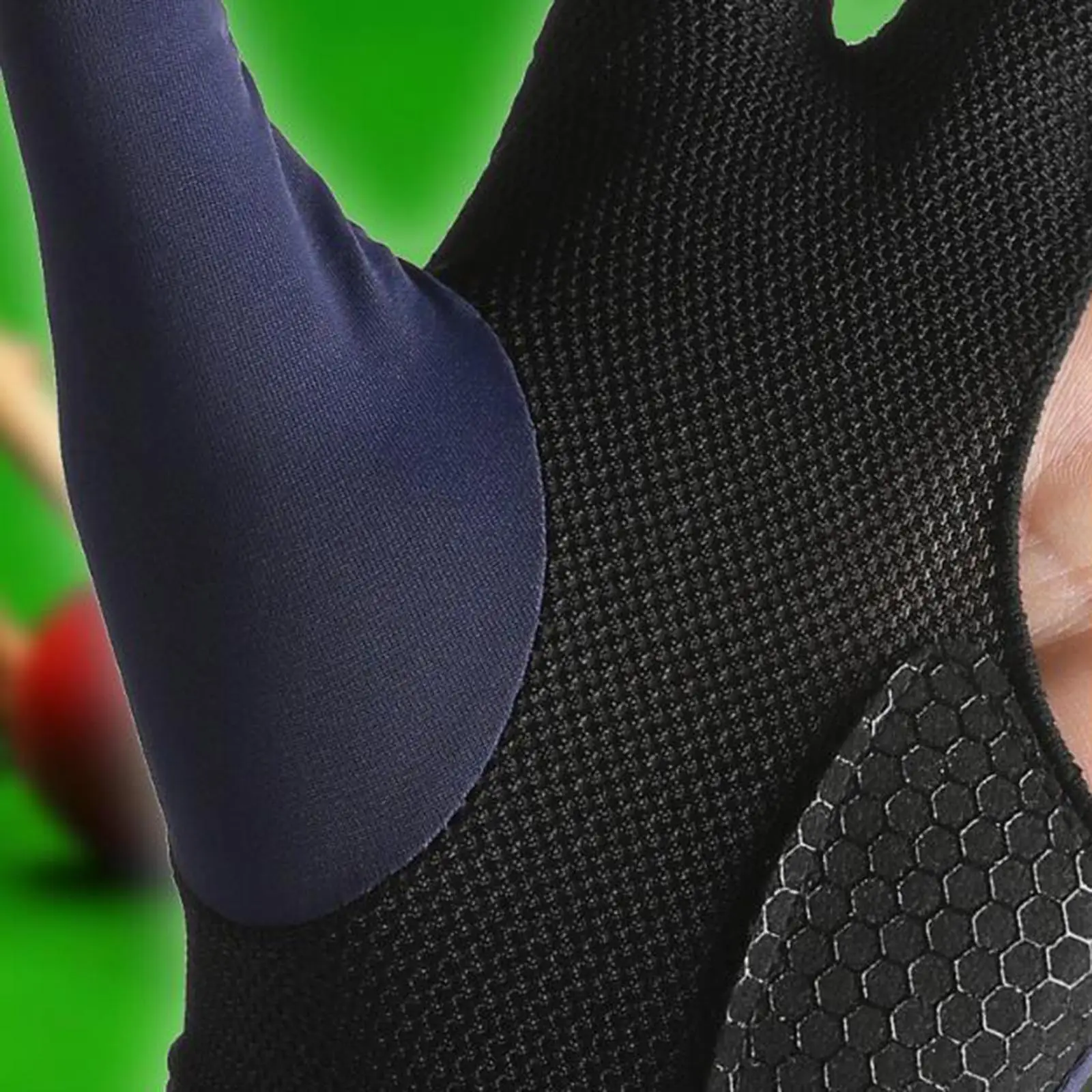 Anti Slip Billiard Gloves Breathable Polyester Three Finger Snooker Glove Quick Dry Accessory for Adults Men Women