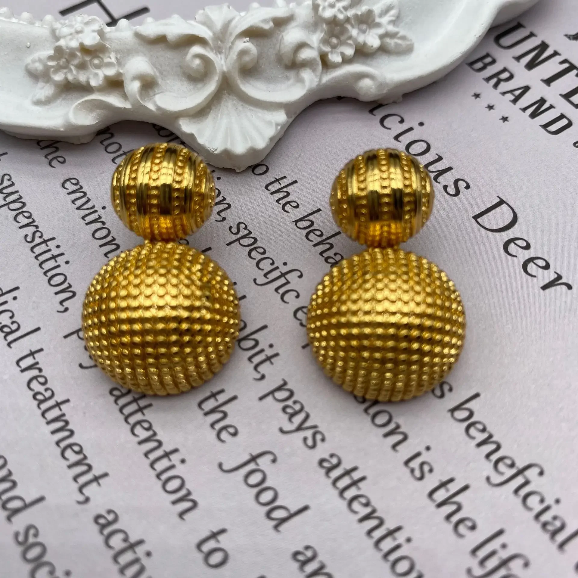 Modern Creative Jewelry Spherical Hemisphere Drop Earrings S925 Silver Needle Wave Point Brass Plated 18K Gold Fashion Jewelry