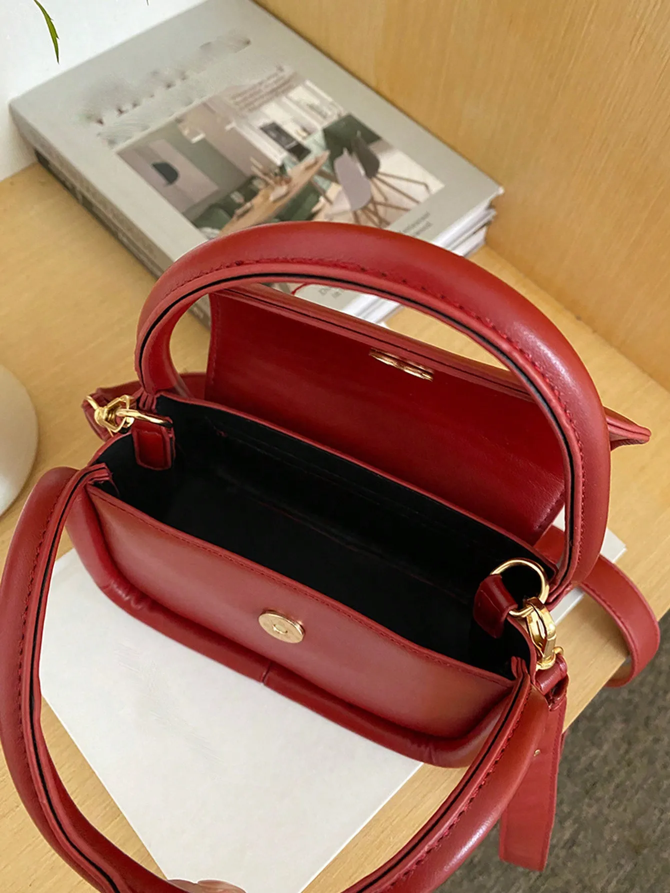 2024 summer new fashion niche crossbody underarm bag, high-end feel handbag, wedding bag, red bag