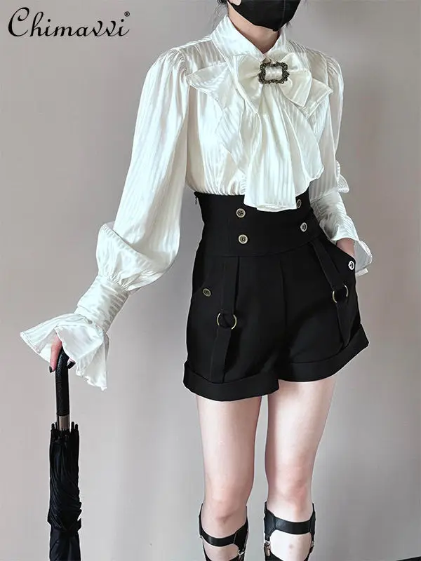 

Комплект из 2 предметов: готическая рубашка и шорты в стиле принца, весенняя новинка, винтажный белый топ с длинным рукавом, расклешенный, с воротником-стойкой, в стиле Лолита