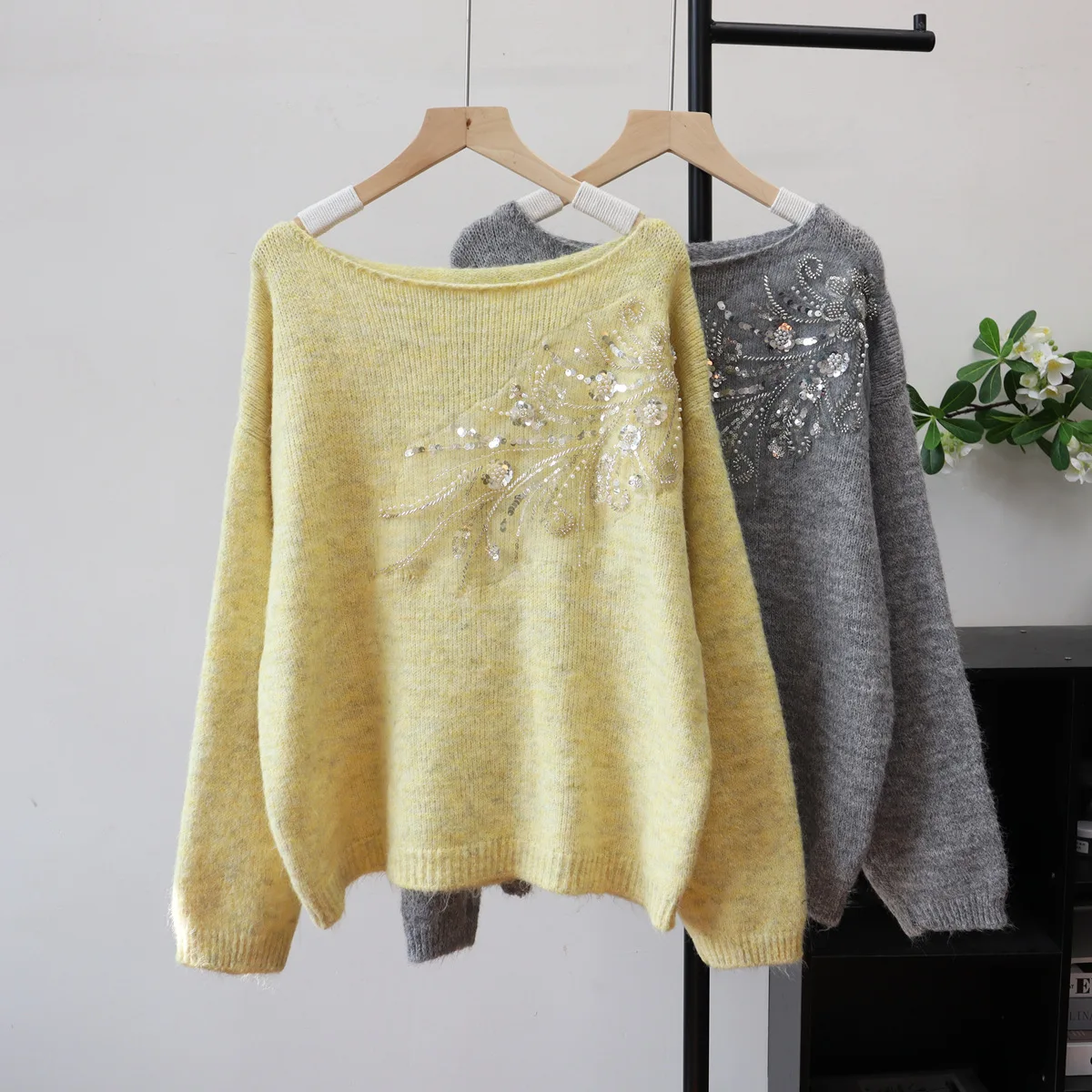 เสื้อสเวตเตอร์ผู้หญิง แขนยาว คอทรงกลม ถักไหมพรม สไตล์ Y2K สตรีทแวร์ ดีไซน์หรูหรา ตัดต่อผ้าถัก สวมใส่สบาย ทรงหลวม สำหรับฤดูใบไม้ร่วงและฤดูหนาว