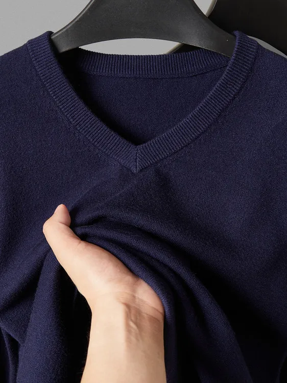 

Мужская трикотажная футболка-база с V-образным вырезом, модная городская, из мягкого теплого полиэфирного волокна, однотонная...