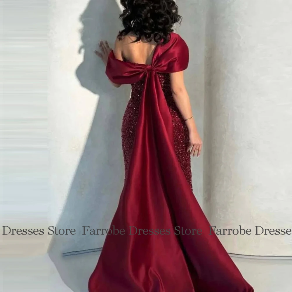 Bordeaux Lange Avondjurken Met Kralen Satijn Schede/Kolom Valentijnsdag Jurk Off-the-shoulder Cape Plooi Galajurk Lang 2025
