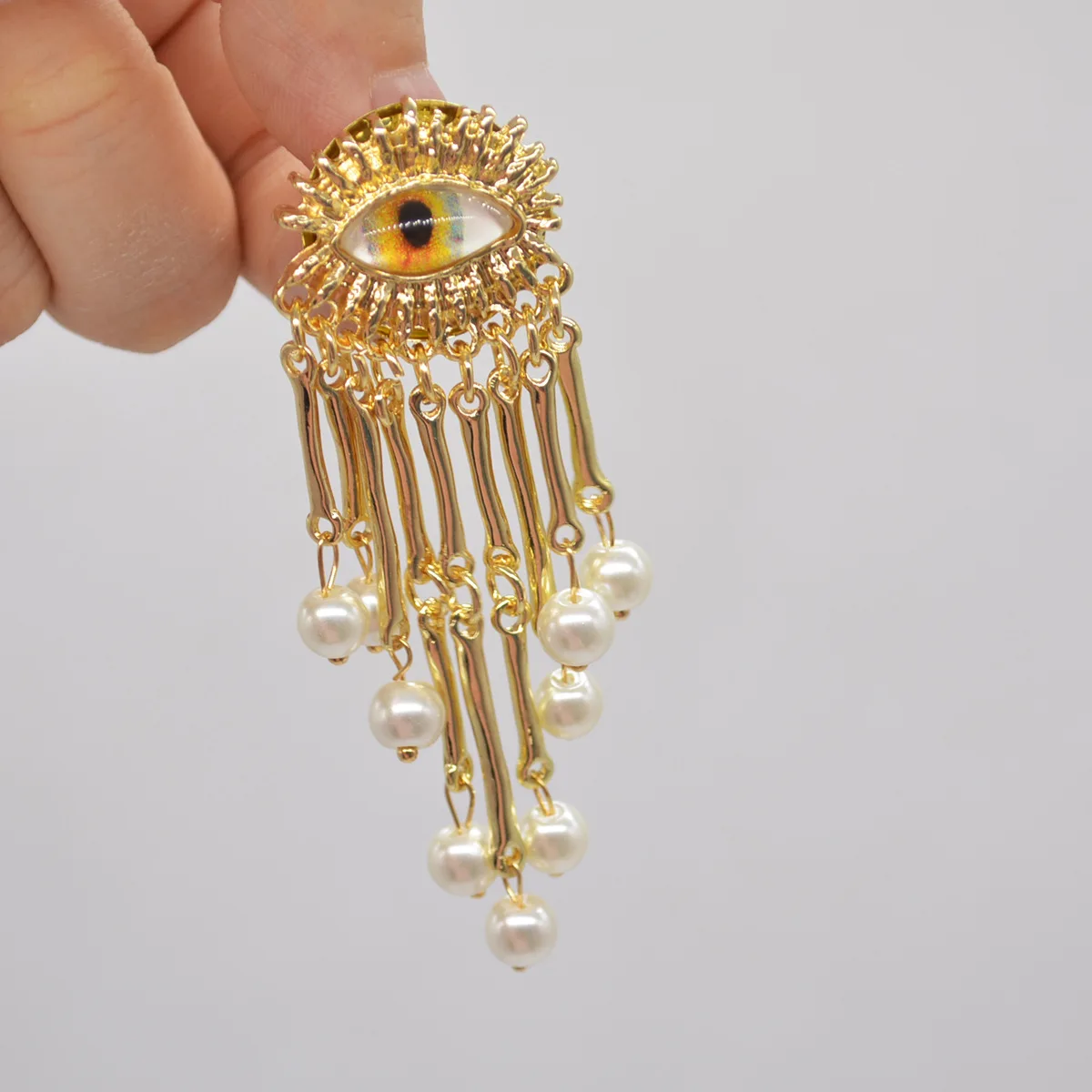 Vintage Devil\'s Eye Pearl Tassels Broochs For Women Unisex Exaggerated Delicate Corsage Suit Pin Party Jewelry Accessory Gift