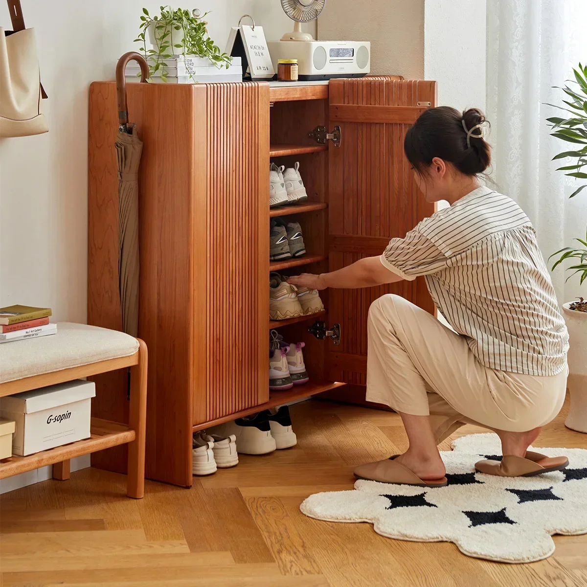 Q181  Solid wood shoe cabinet household door shoe rack indoor cherry wood layered baffle deodorization